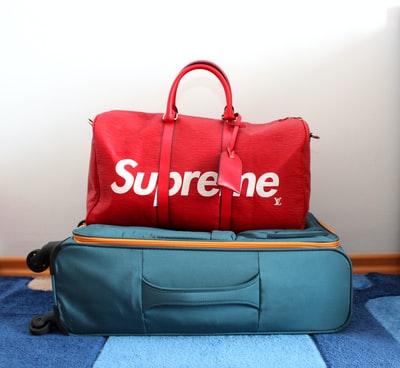 SUPREME(シュプリーム)の謎、なぜ人気？3分で分かる人気の秘密